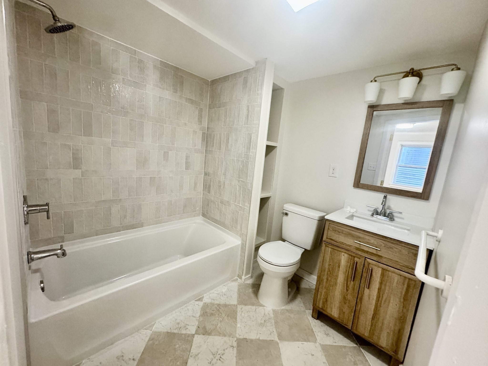 18 Hurley Ave Property Photo 7