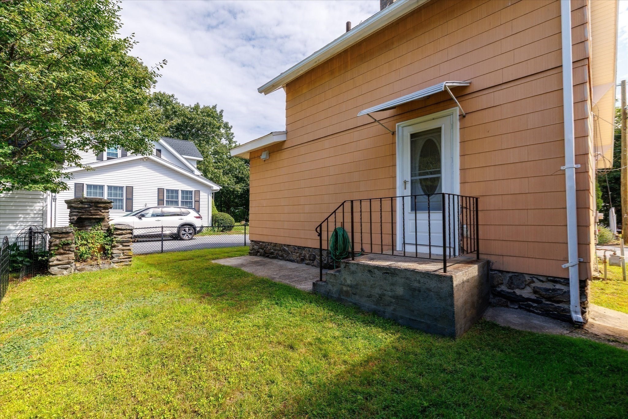 308 Bridle Path Property Photo 4