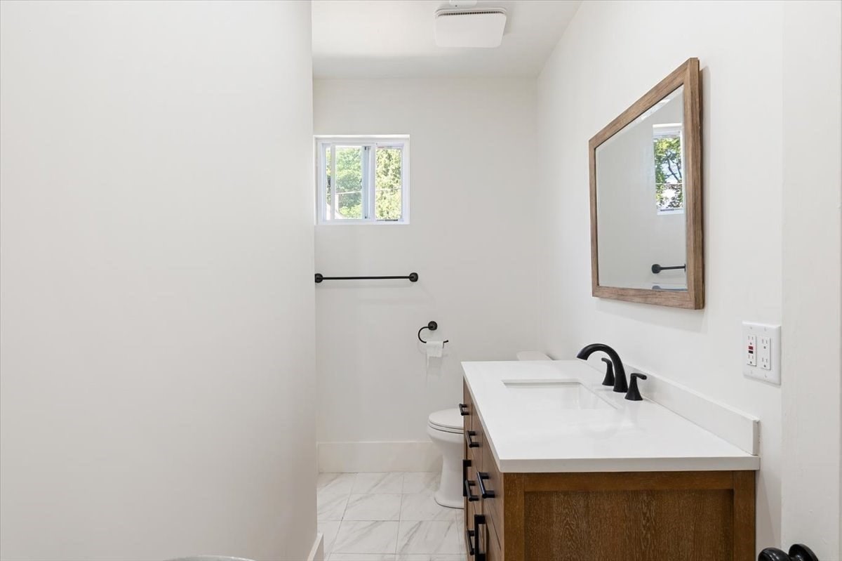 92 Alexander St Property Photo 21