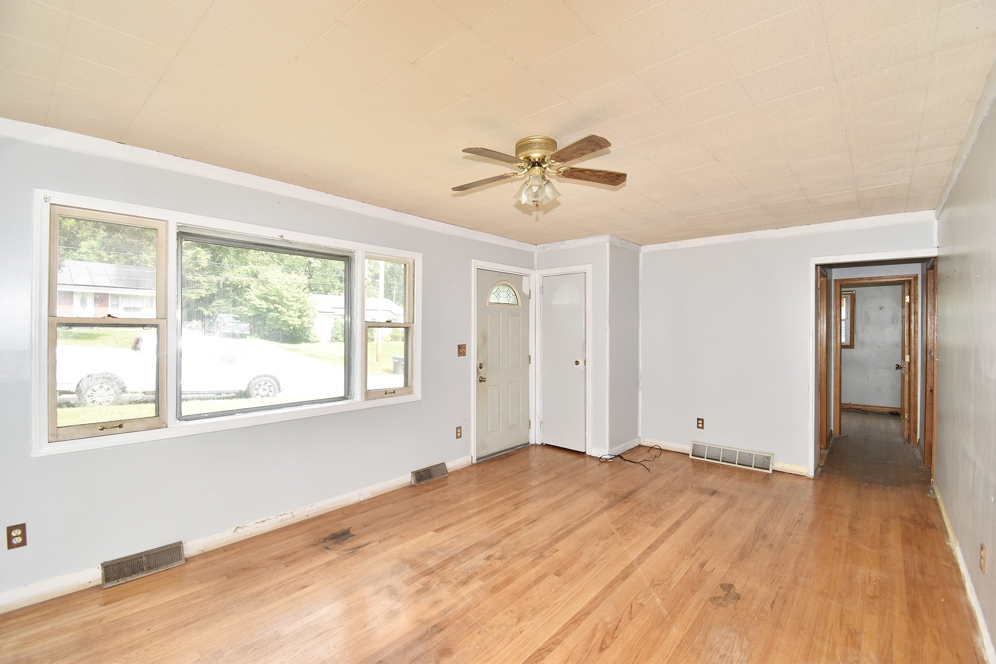 58 Cabot St Property Photo 14
