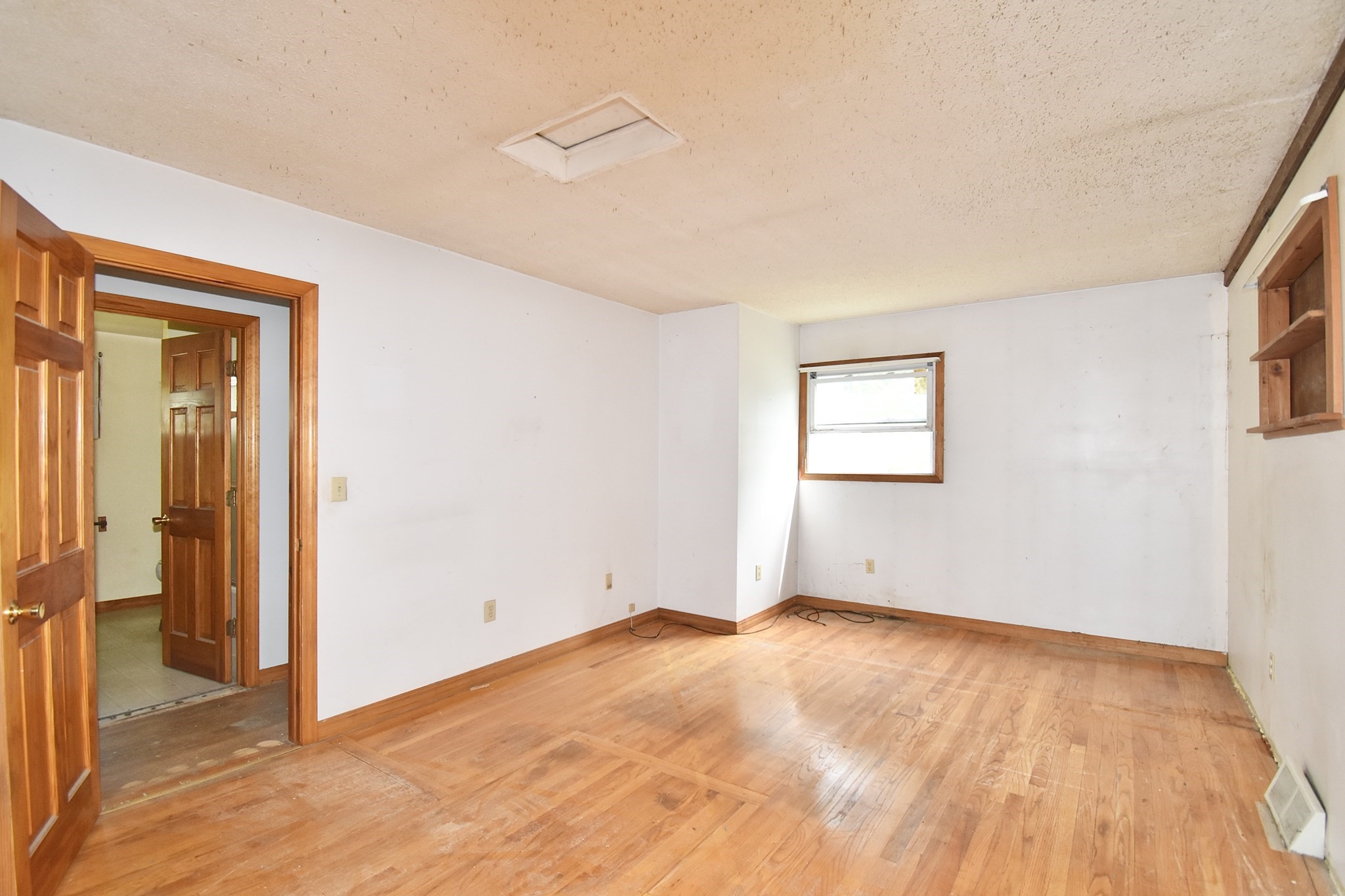 58 Cabot St Property Photo 15