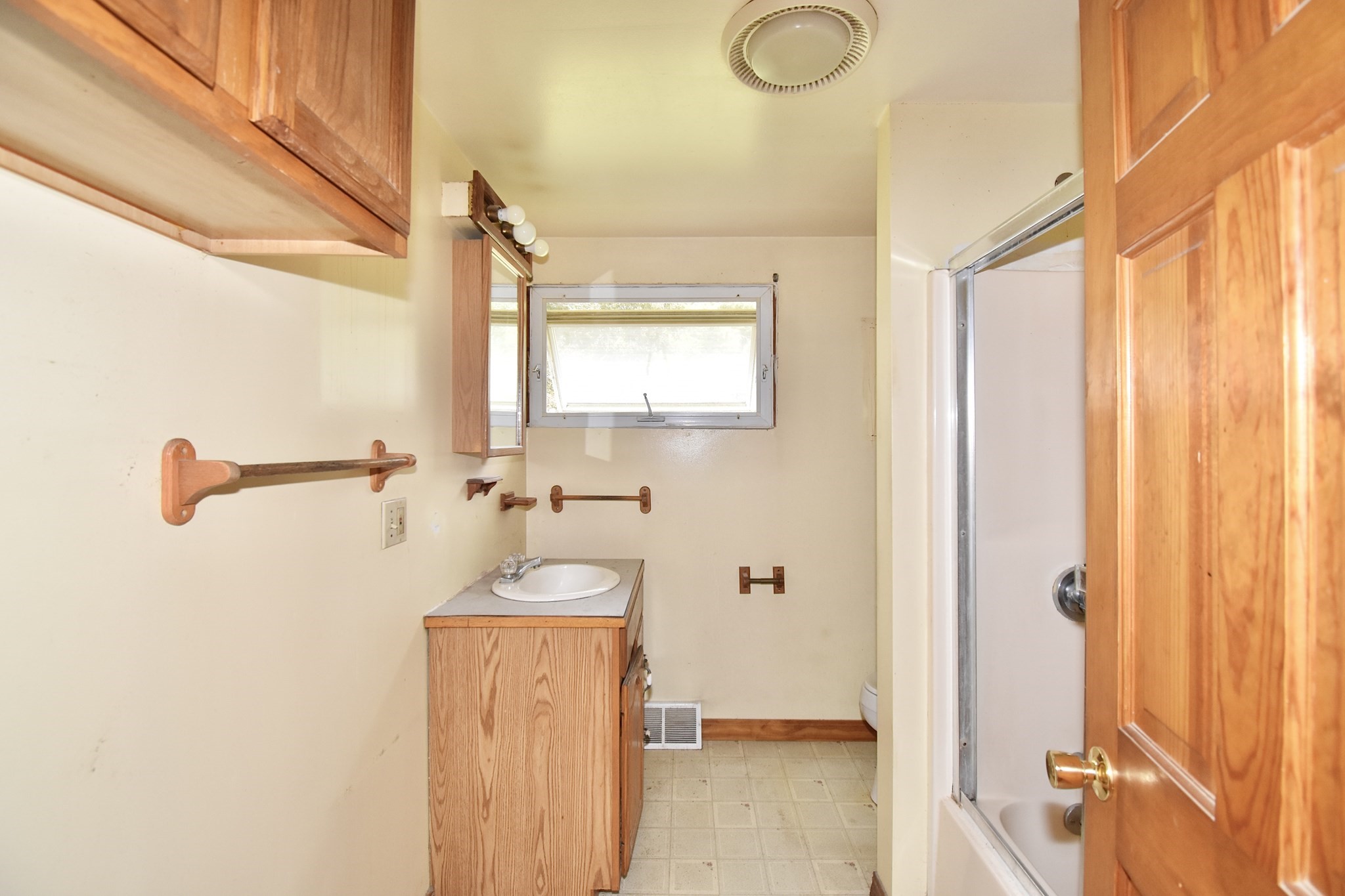 58 Cabot St Property Photo 16