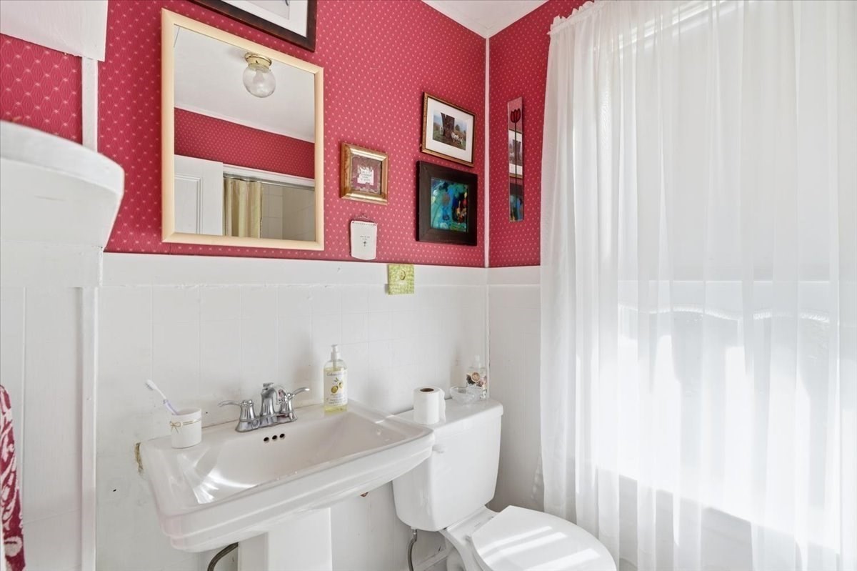 45 Summer Street Property Photo 7