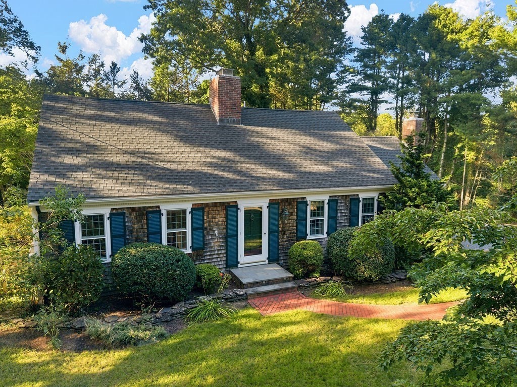8 Lebaron Way Property Photo 1