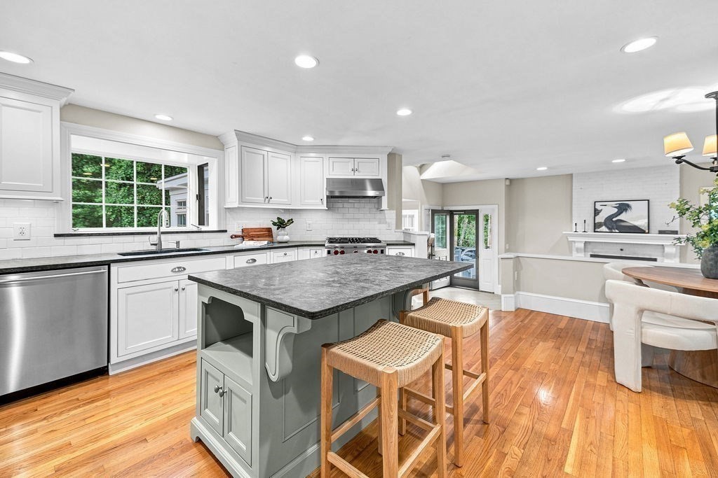 8 Lebaron Way Property Photo 13