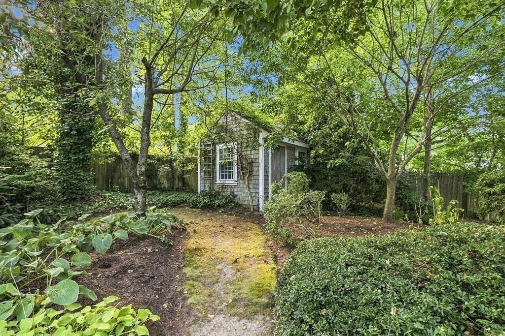 8 Lebaron Way Property Photo 32