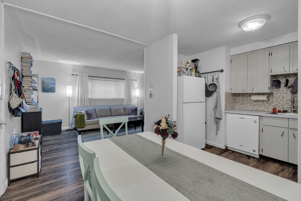10 Scottfield Rd # 2 Property Photo 6