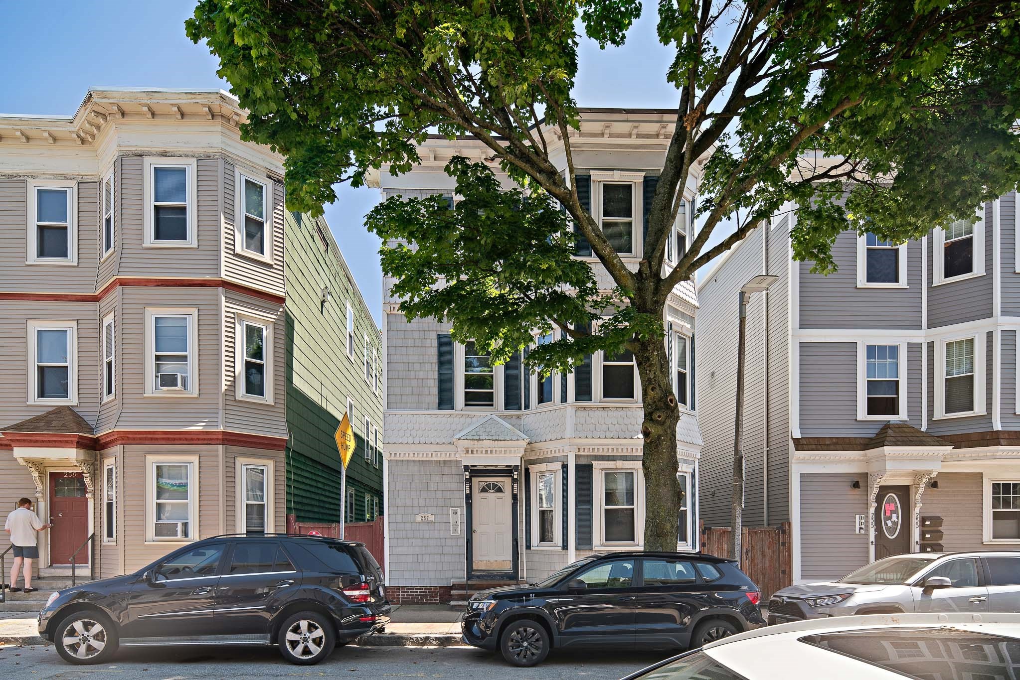 257 E St # 2 Property Photo 1