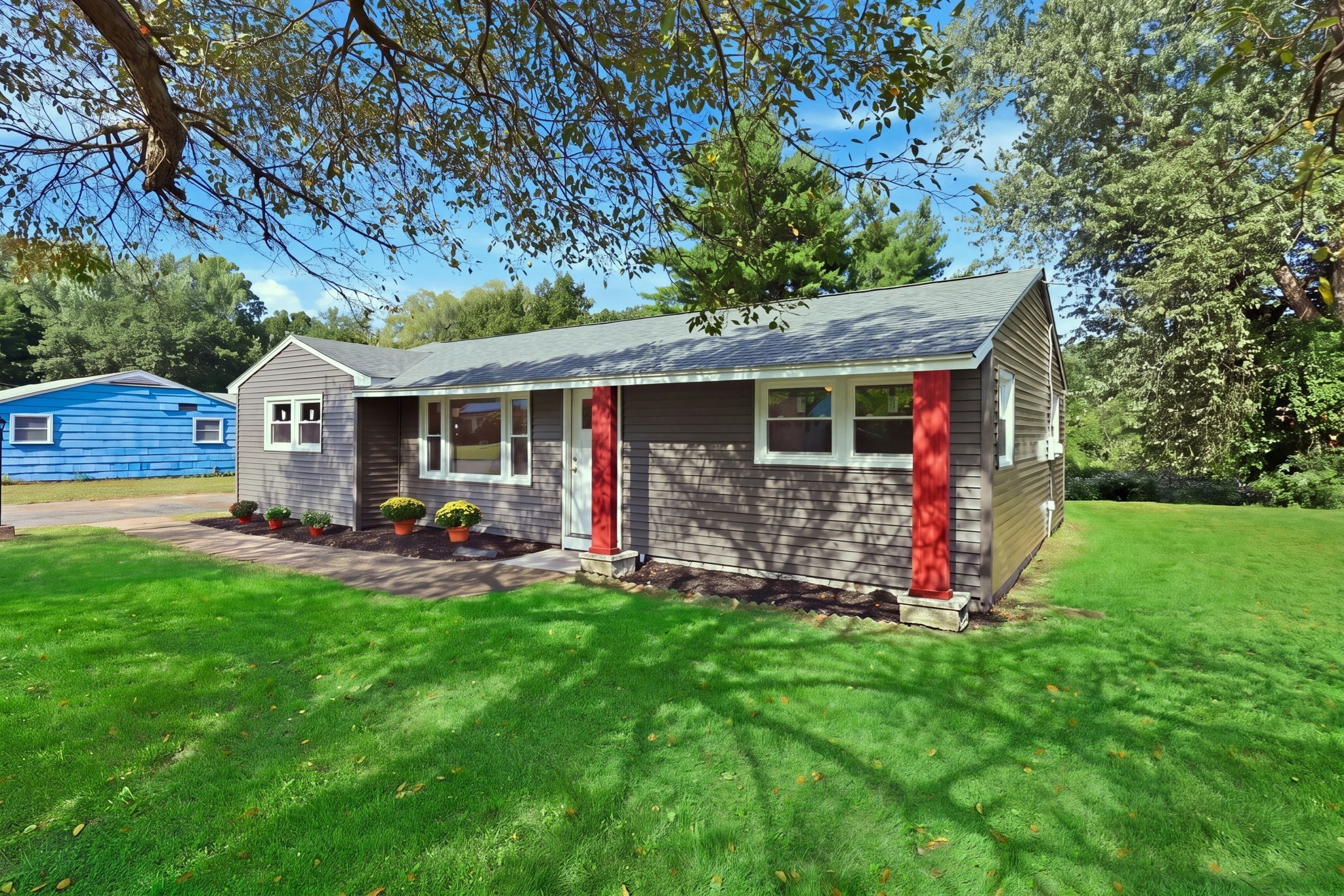 243 Shady Brook Ln Property Photo 3