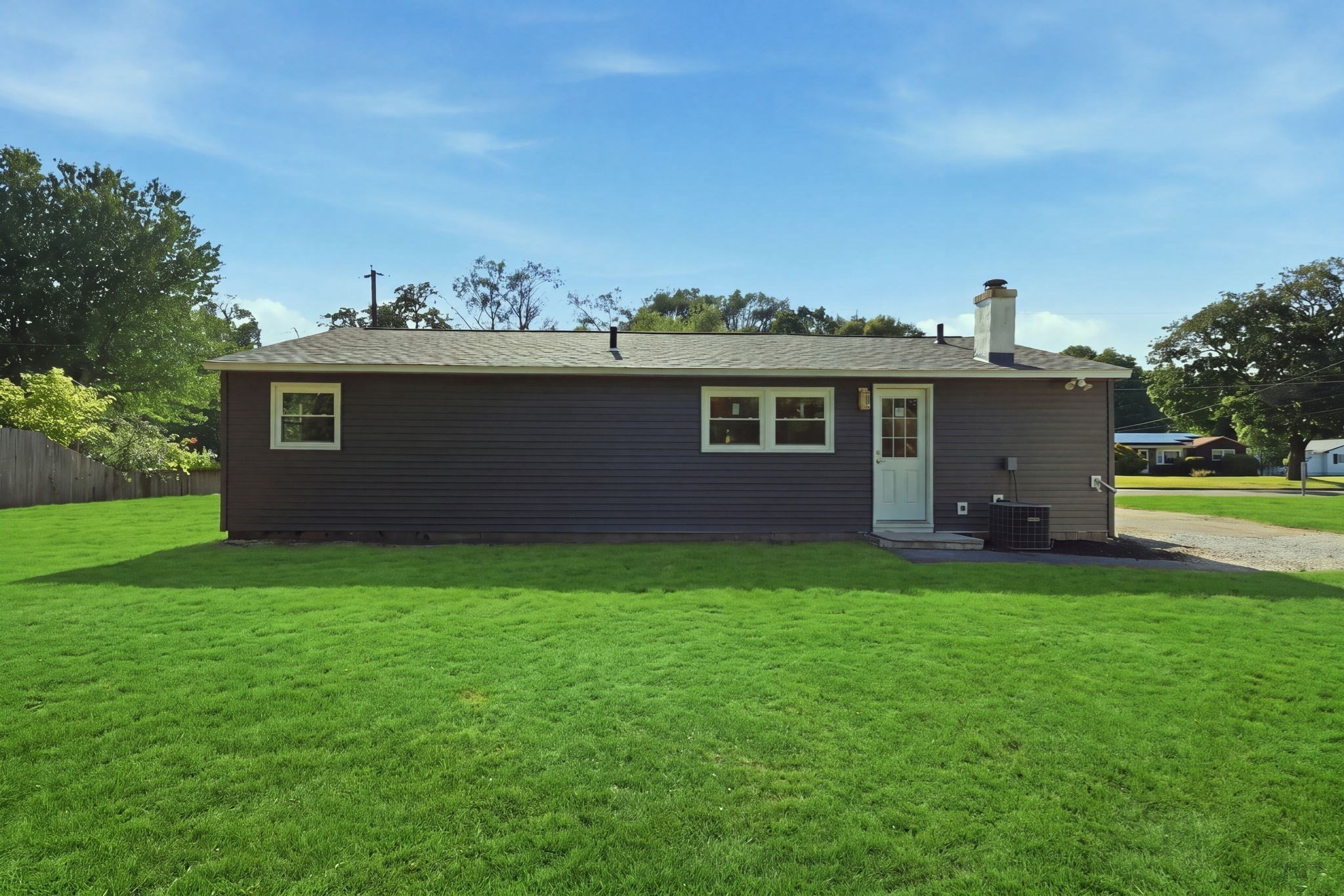 243 Shady Brook Ln Property Photo 5