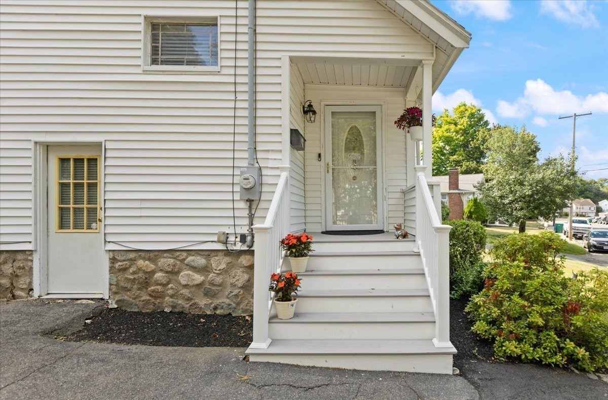 66 Edgemere Rd Property Photo 3