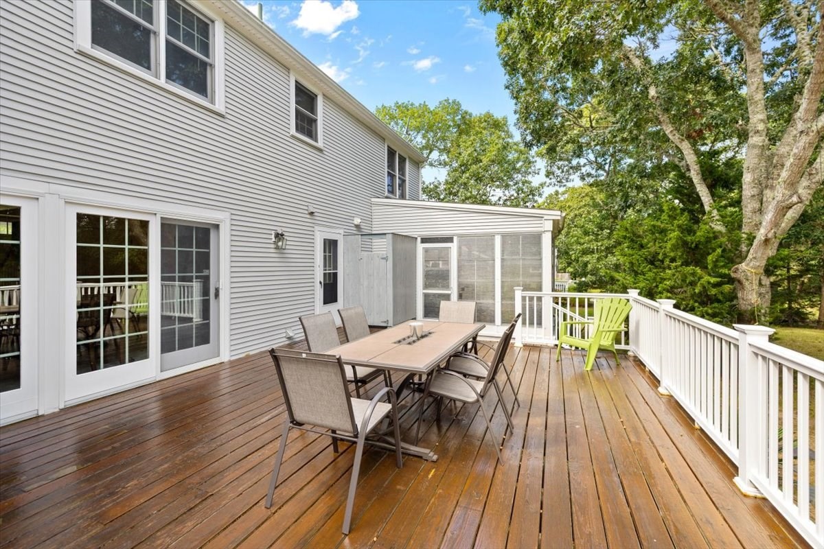 32 Niagara Lane Property Photo 2