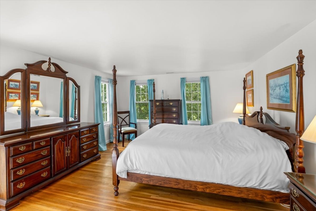 32 Niagara Lane Property Photo 6