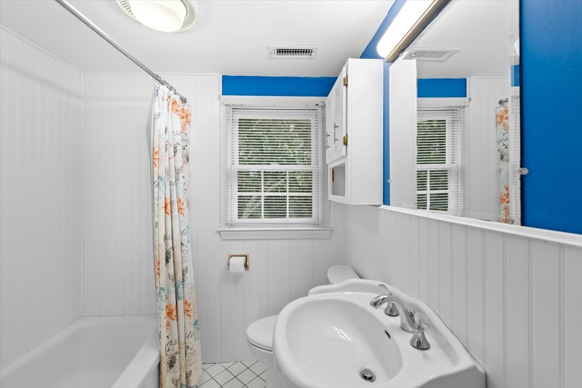 32 Niagara Lane Property Photo 11