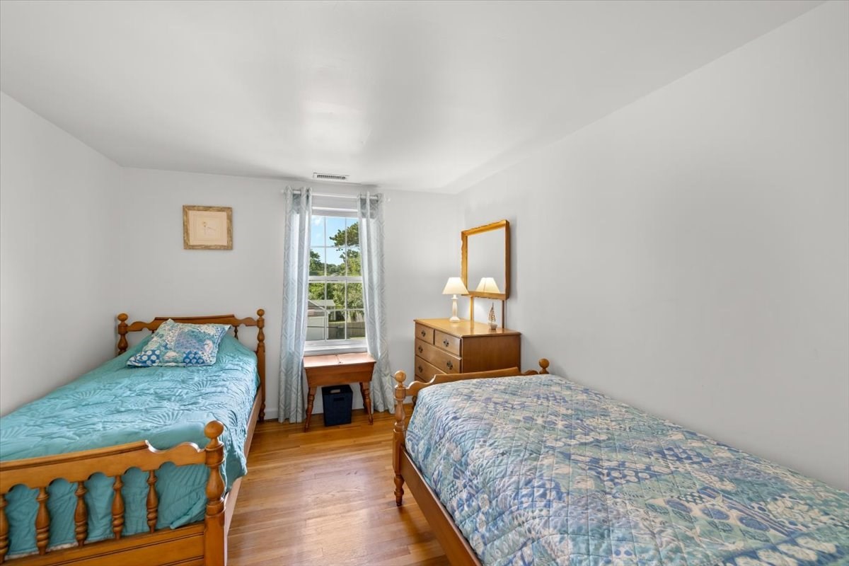 32 Niagara Lane Property Photo 12