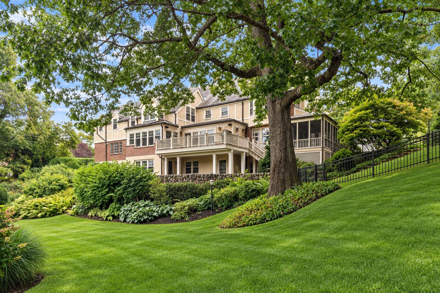 4 Dartmouth Property Photo 1