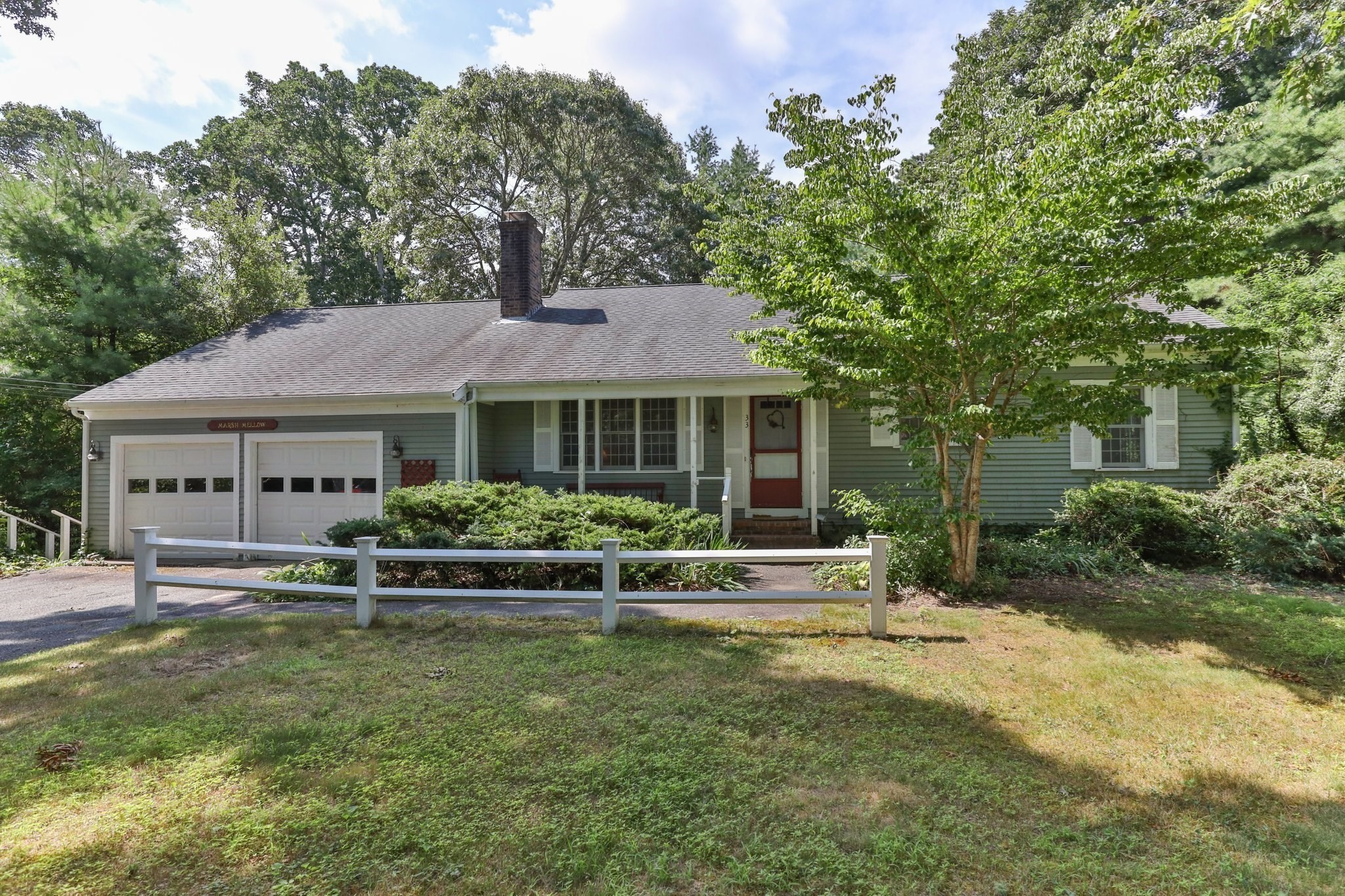 33 Ellis Cir Property Photo 2
