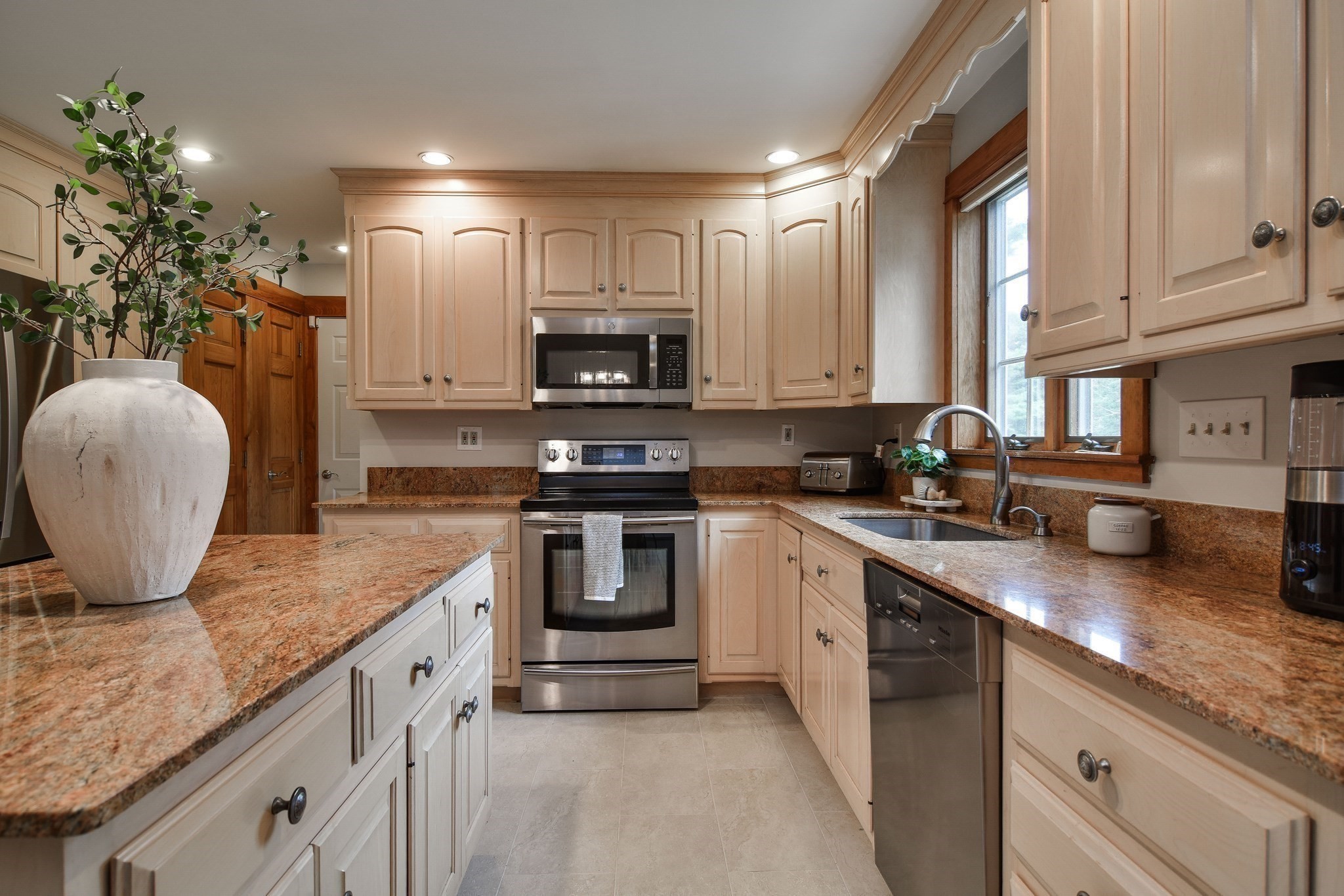 330 Marshall Street Property Photo 13