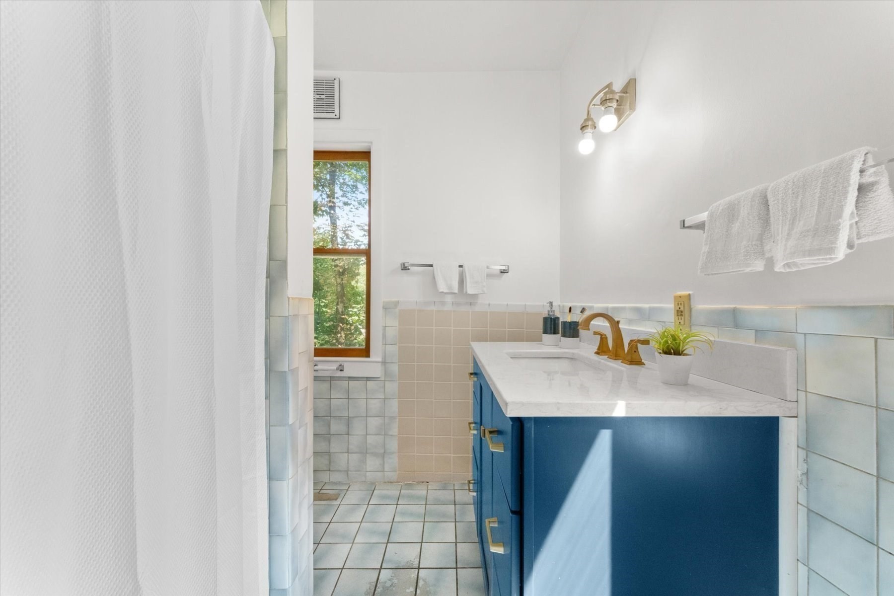 229 Bent St Property Photo 15