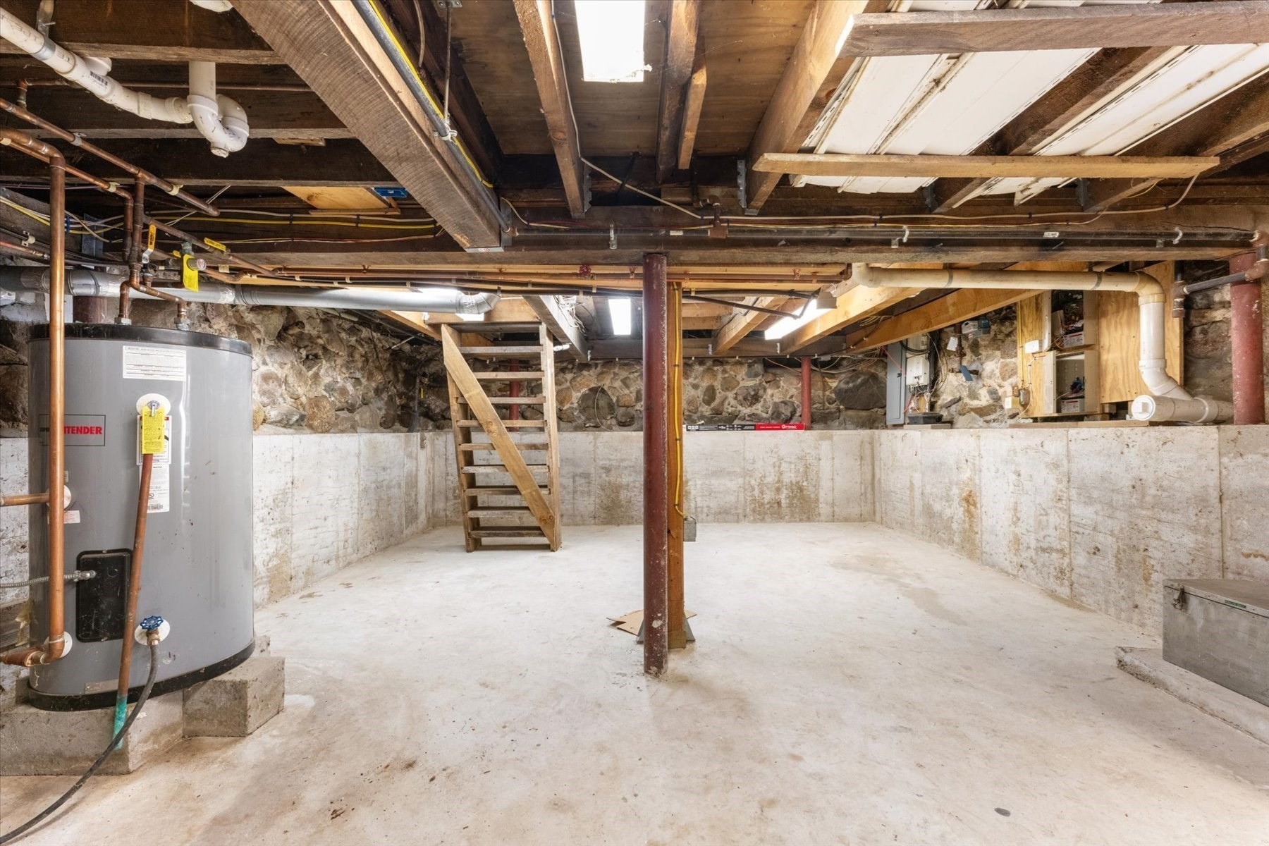 229 Bent St Property Photo 30