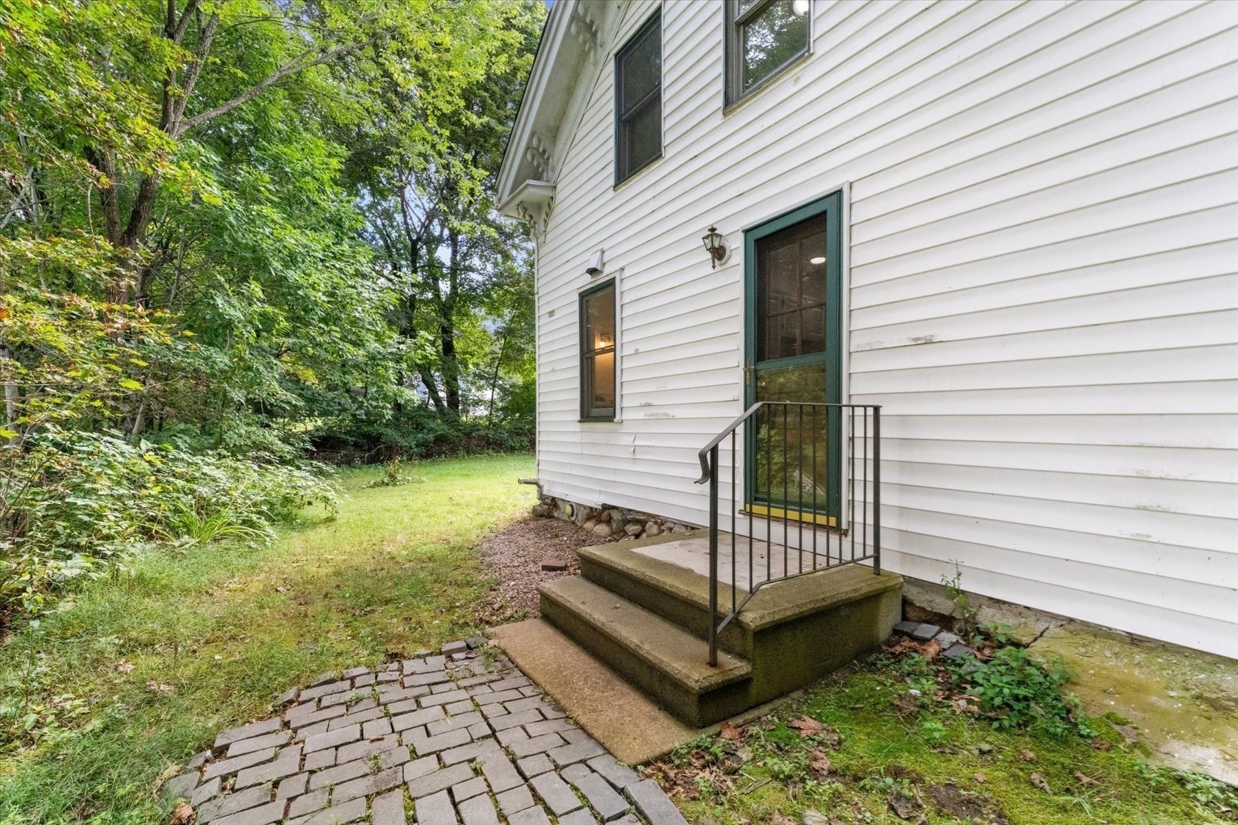 229 Bent St Property Photo 33