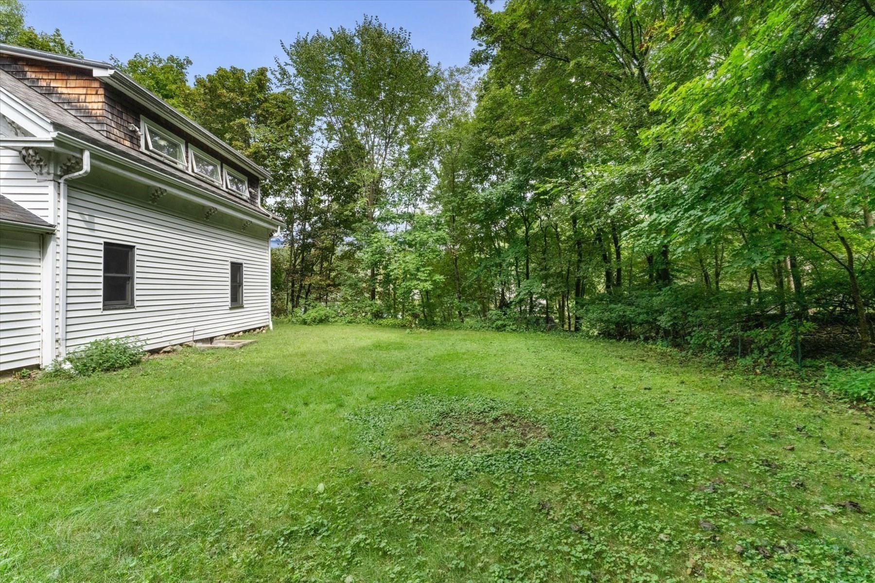 229 Bent St Property Photo 35