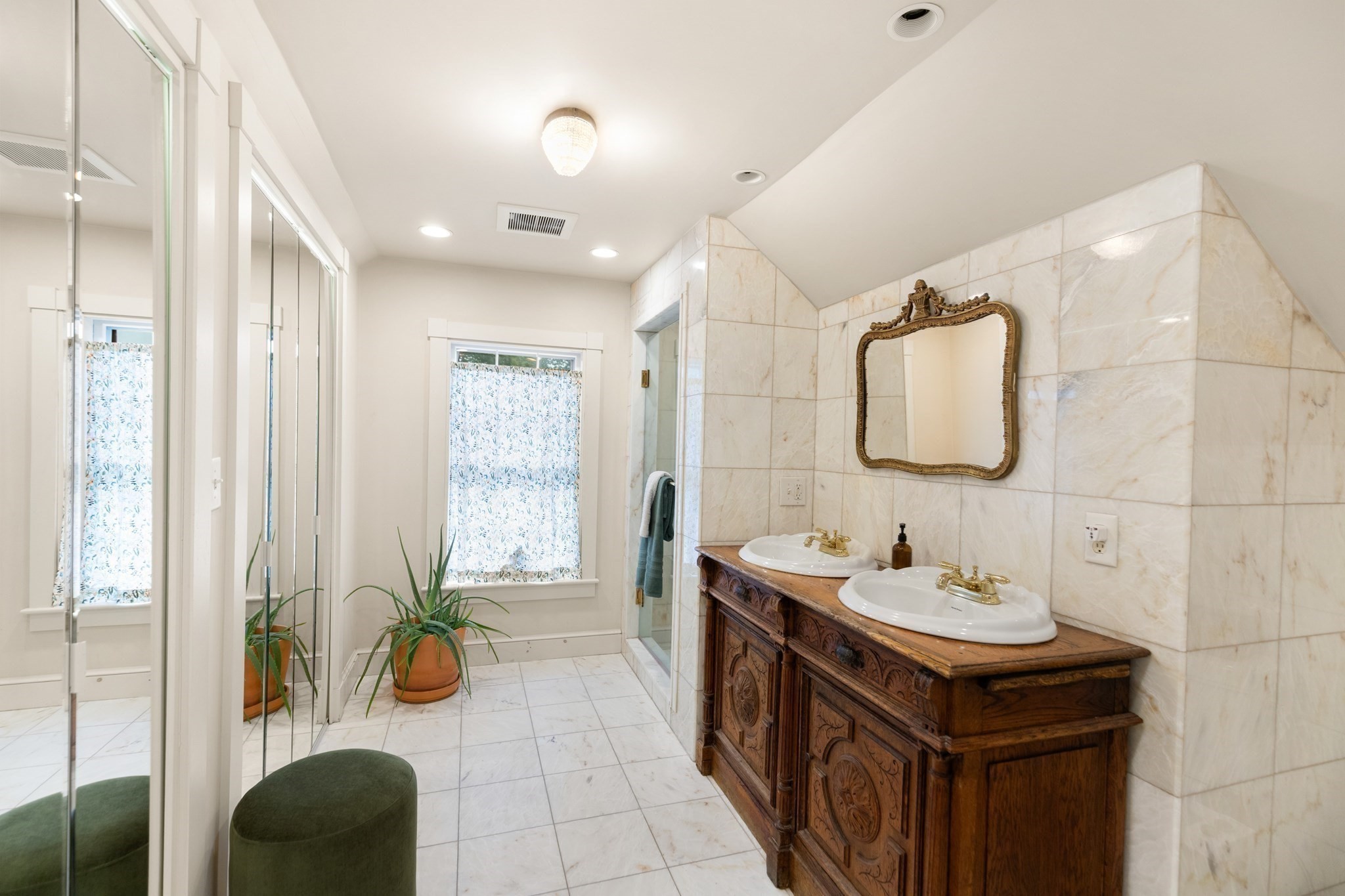 82 Old River Place Property Photo 26