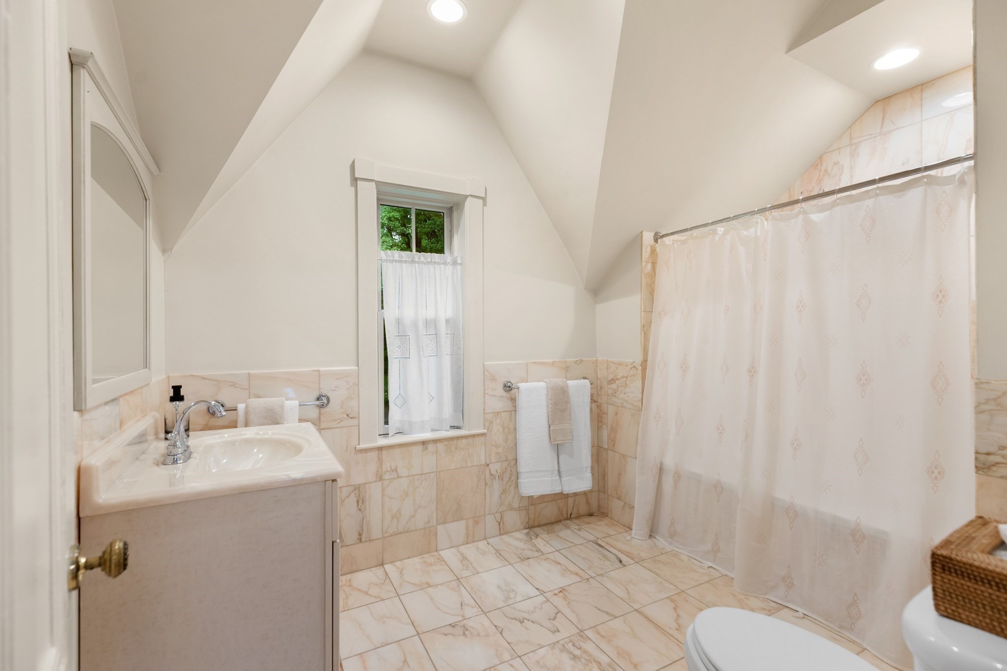 82 Old River Place Property Photo 32