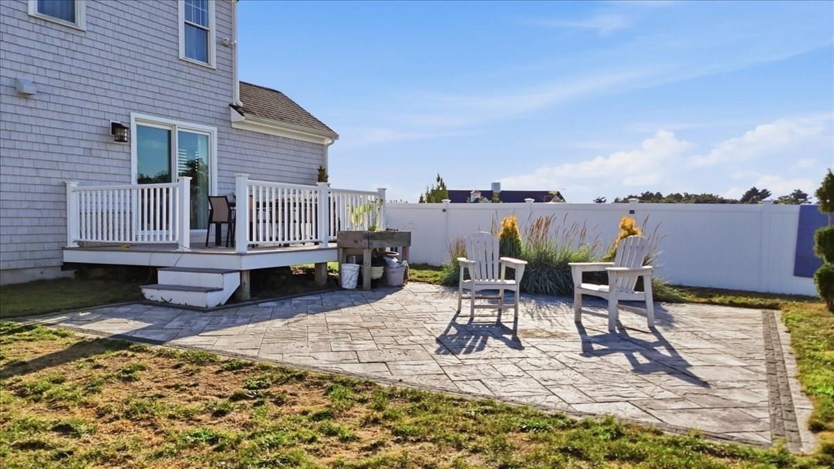 6 Karas Way Property Photo 5
