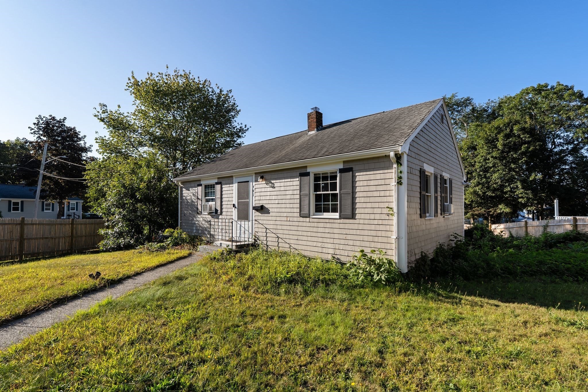 441 E Ashland St Property Photo 1