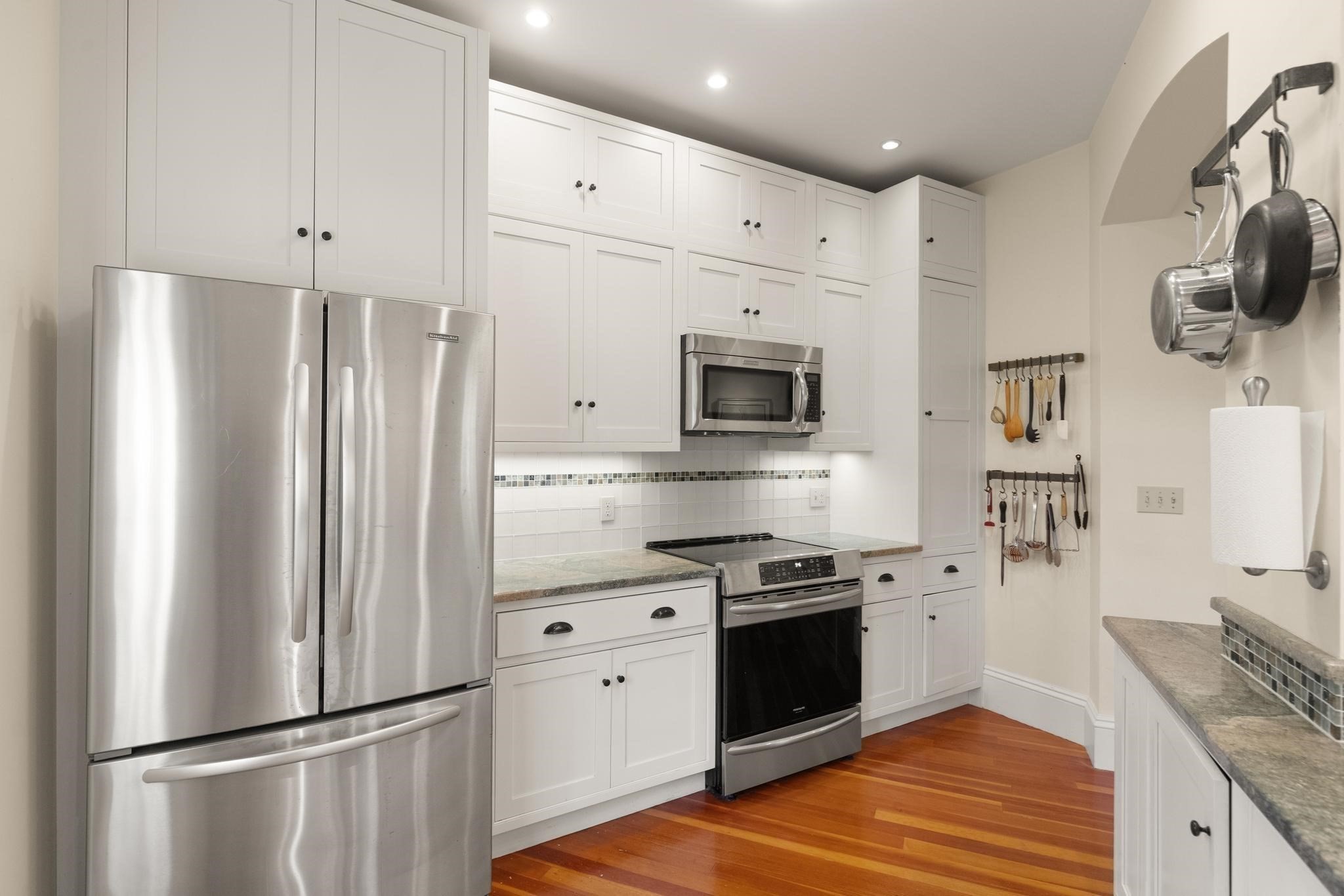 158 Hesperus Ave # 2l Property Photo 11