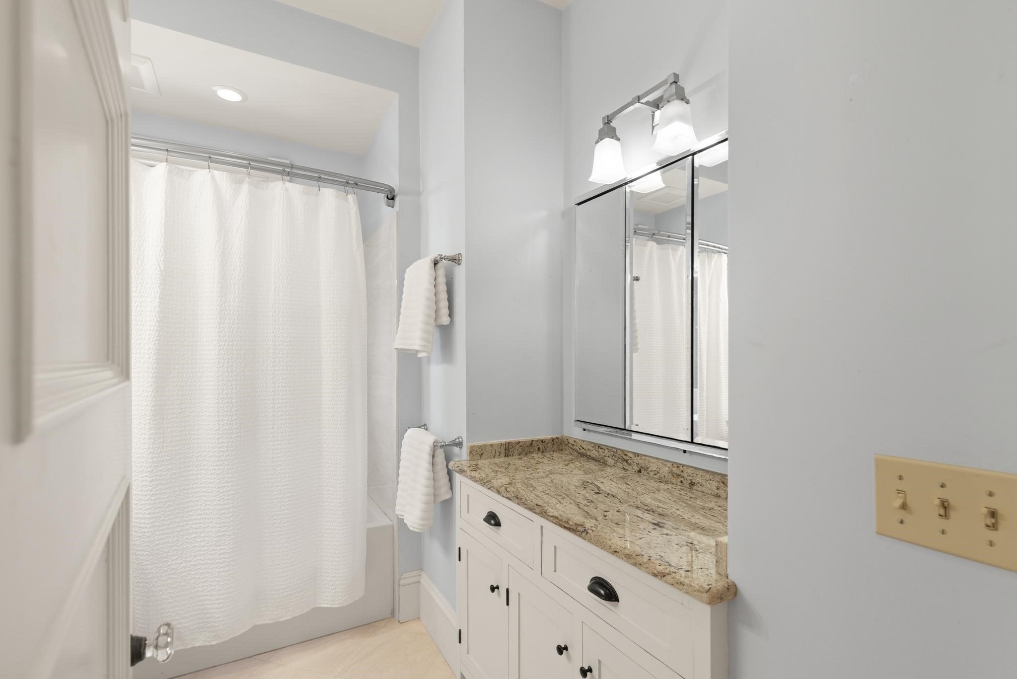 158 Hesperus Ave # 2l Property Photo 27