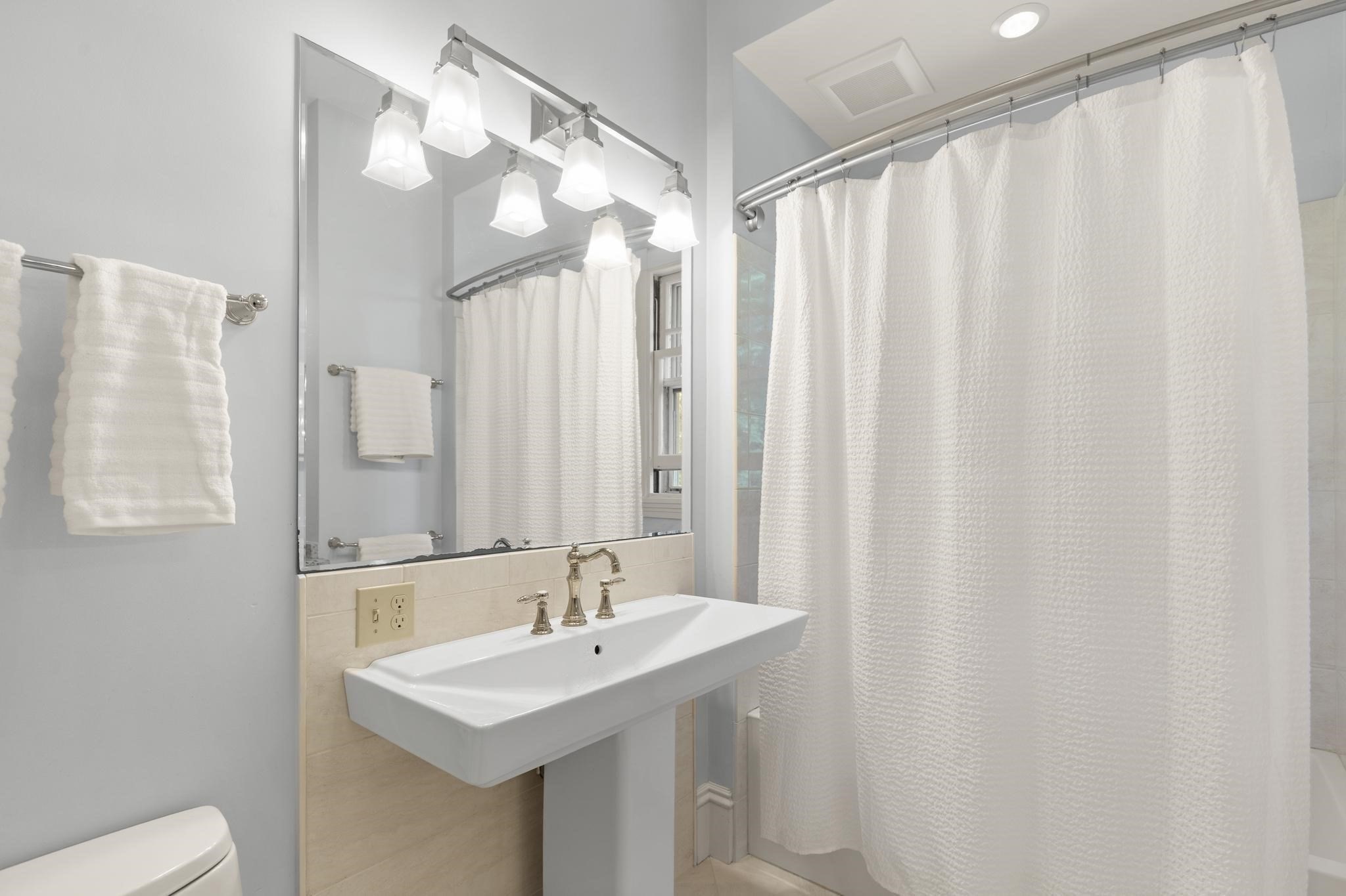 158 Hesperus Ave # 2l Property Photo 28