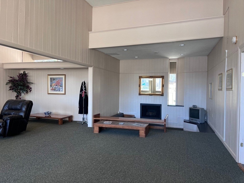 70 Shrewsbury Green # C Property Photo 10