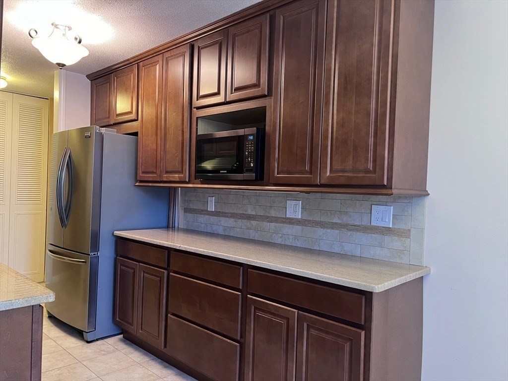 70 Shrewsbury Green # C Property Photo 21