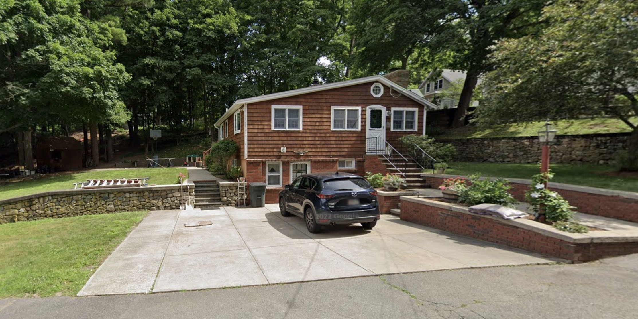 5 Mansion Rd Property Photo 3