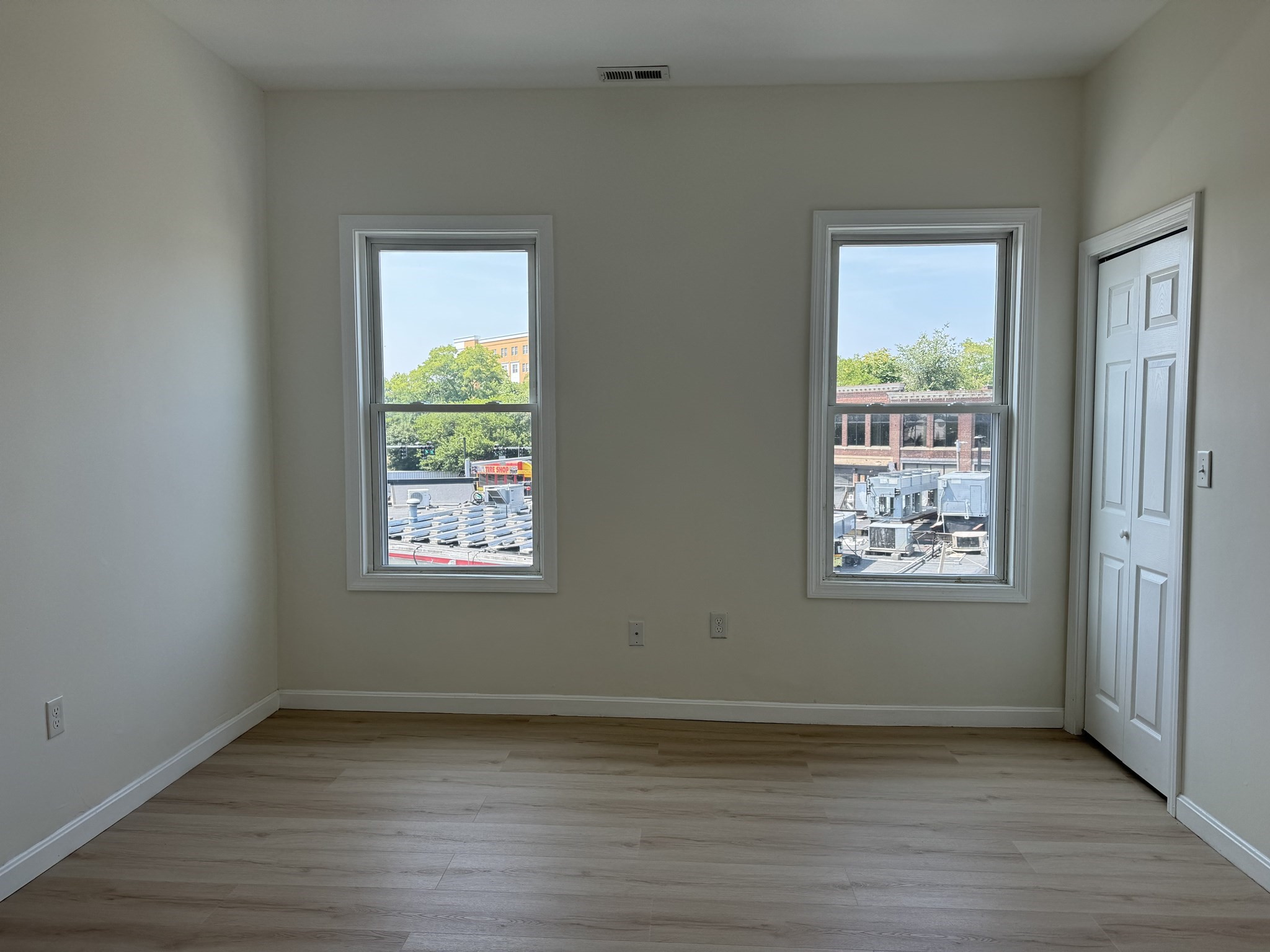 247 Harvard St # 3 Property Photo 3