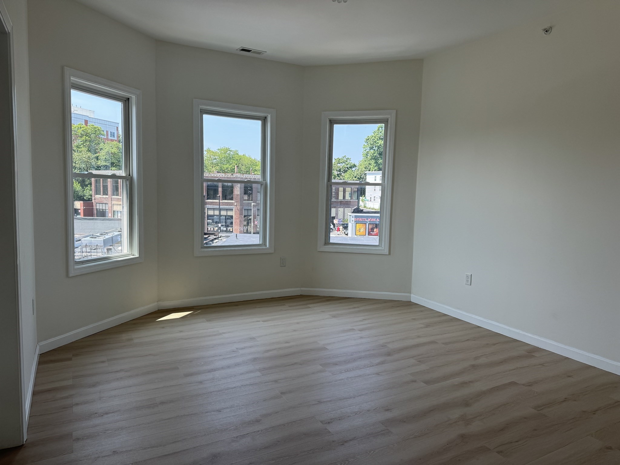 247 Harvard St # 3 Property Photo 6
