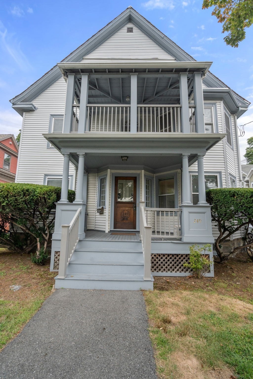 249 Crafts St Property Photo 1