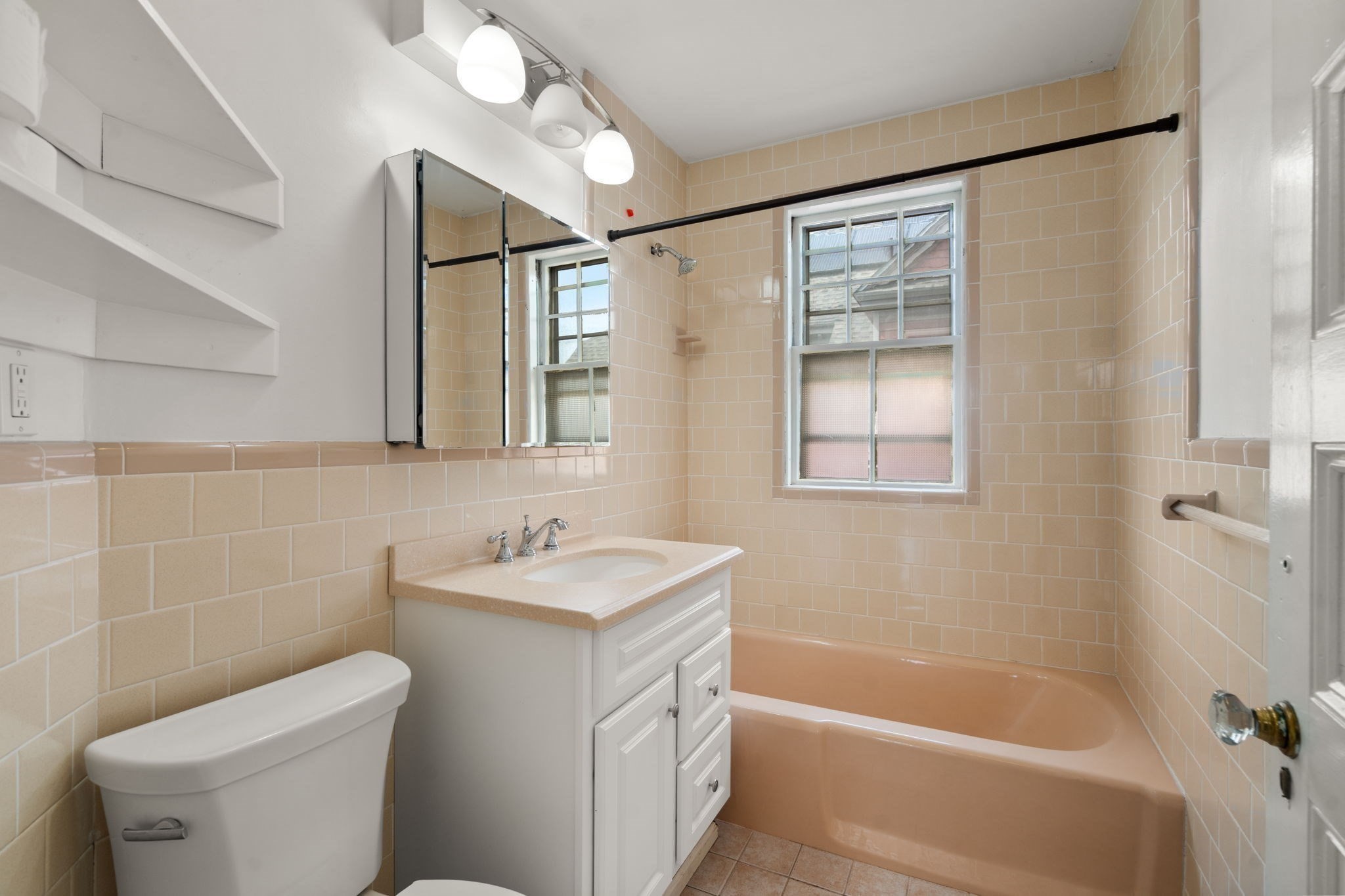 249 Crafts St Property Photo 24