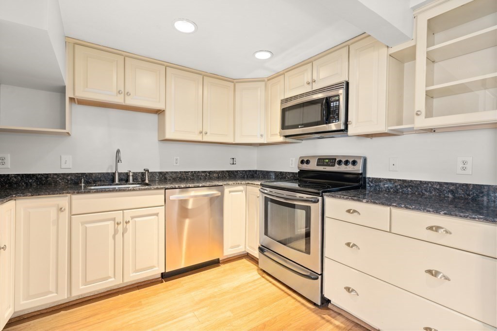 47 Telegraph St # 2 Property Photo 8
