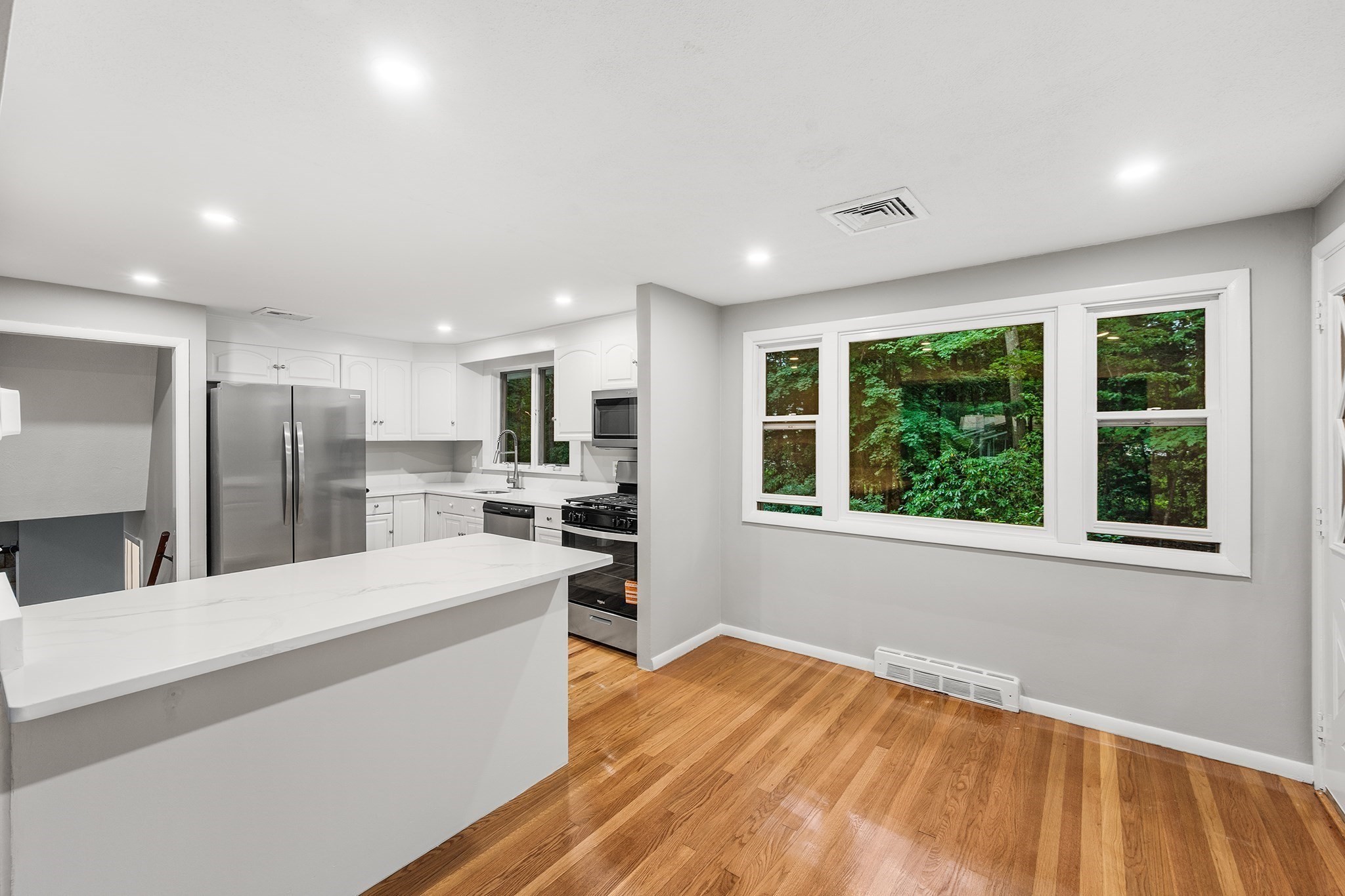 23 Poplar St Property Photo 8