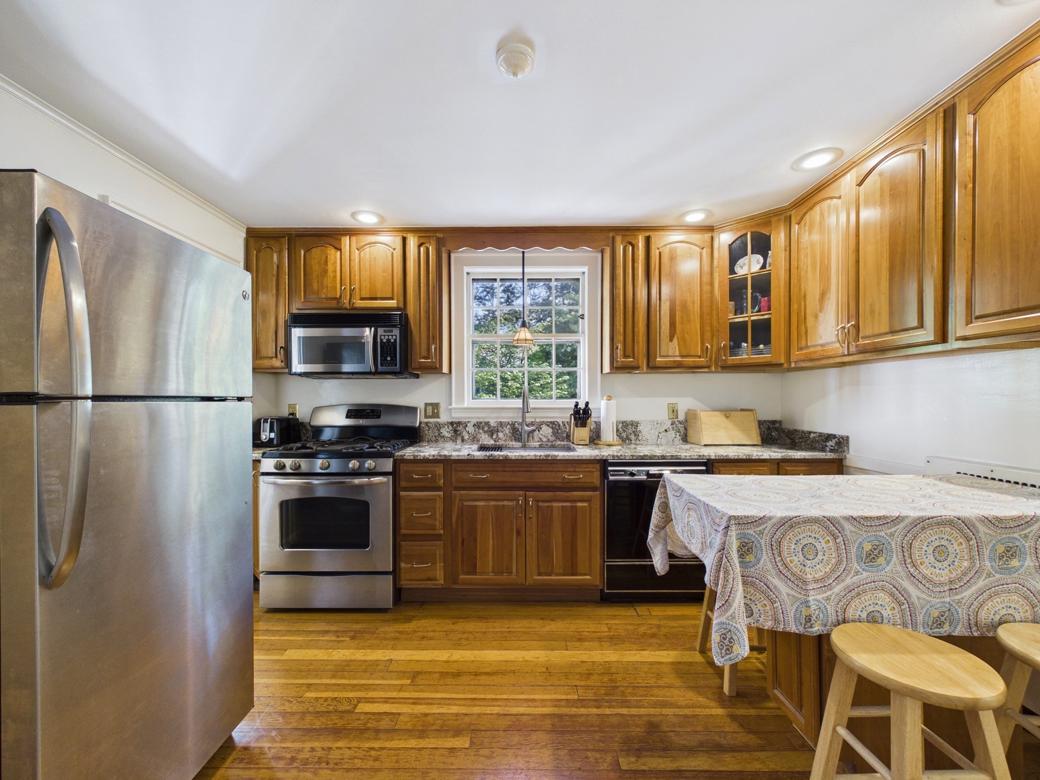 390 Marsh St Property Photo 14