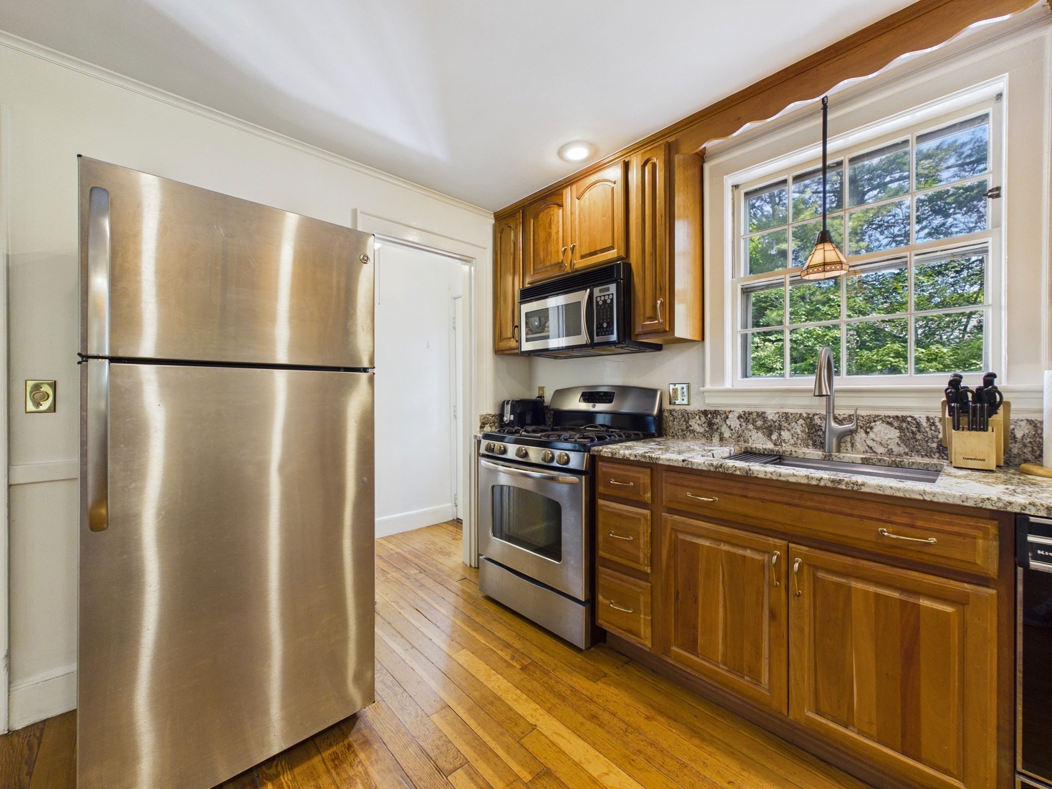 390 Marsh St Property Photo 16