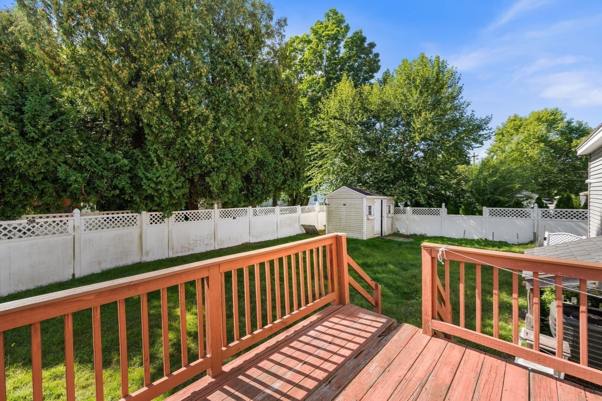 388 Varnum Ave Property Photo 8