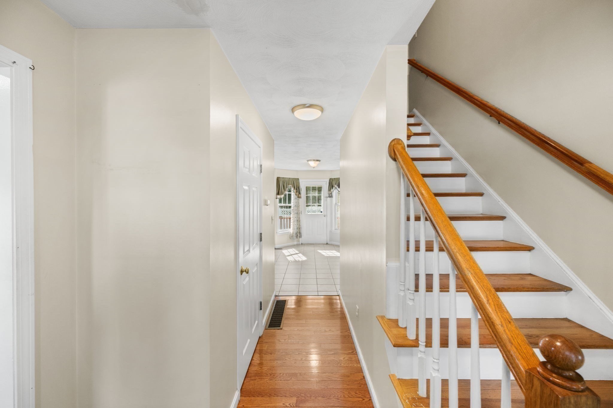 388 Varnum Ave Property Photo 10