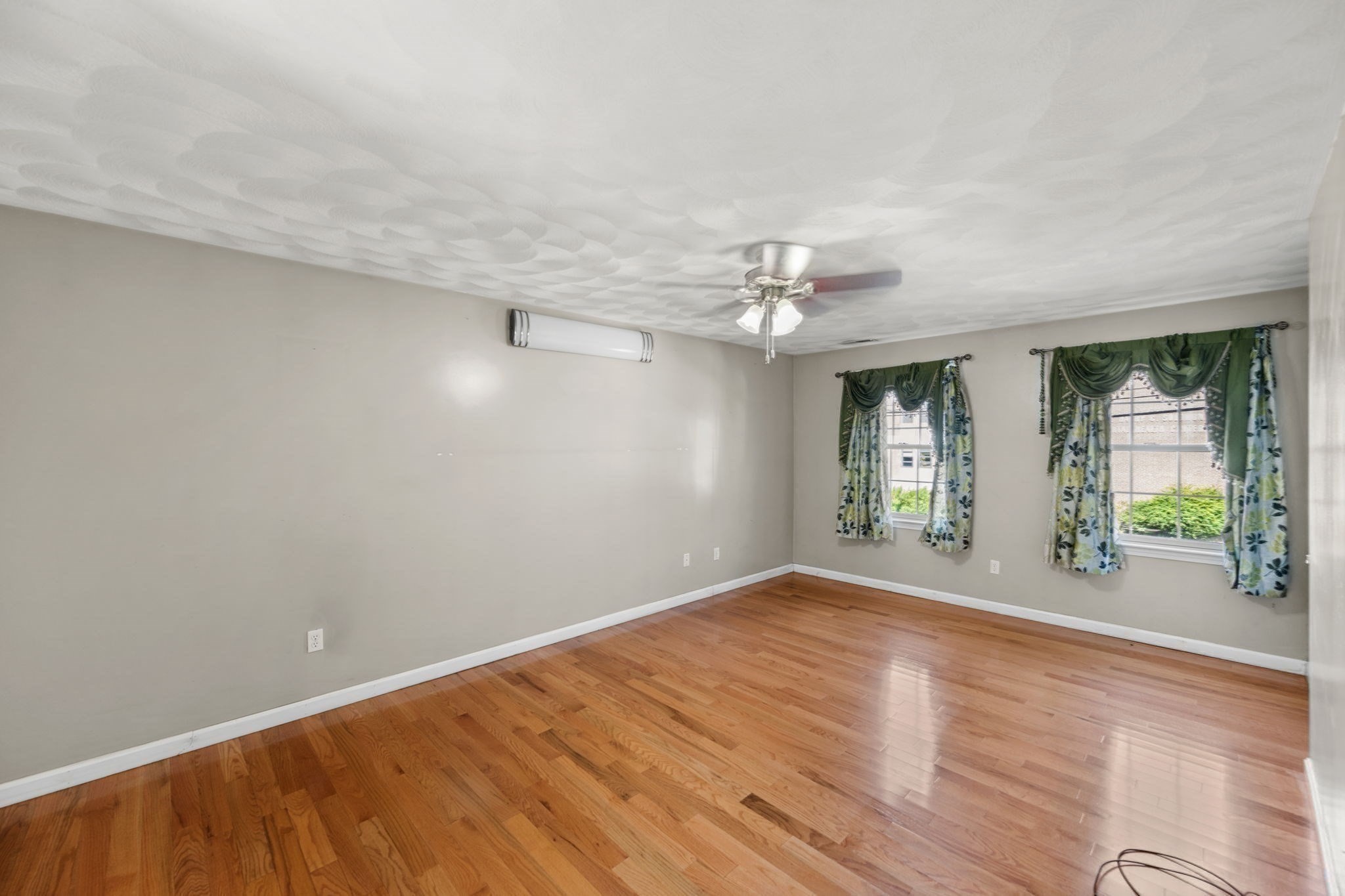 388 Varnum Ave Property Photo 20