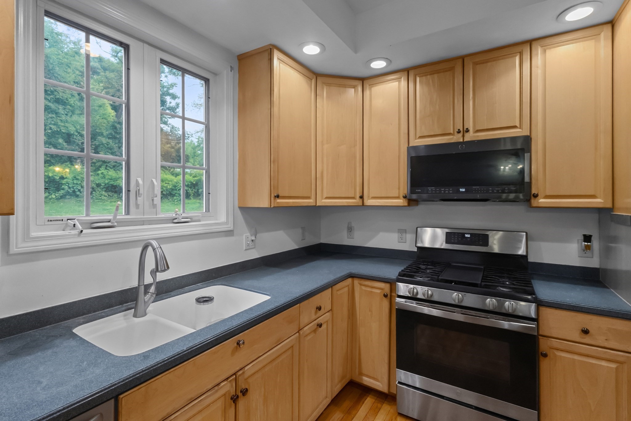 352 Grafton St Property Photo 5