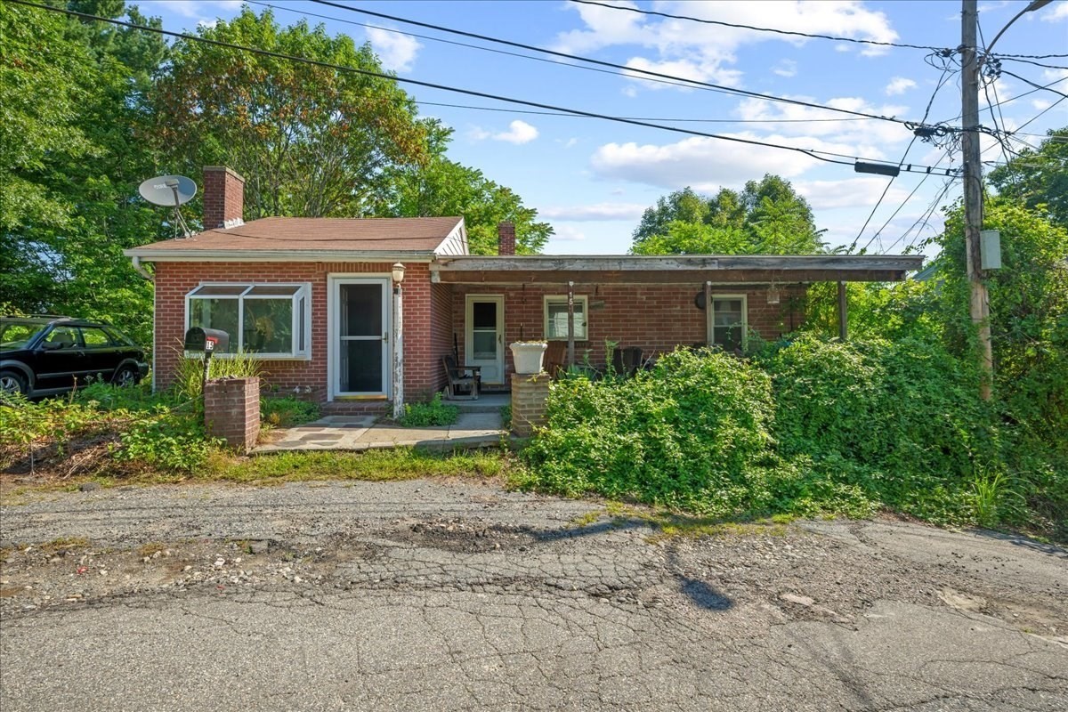 15 Anglin Ln Property Photo 1