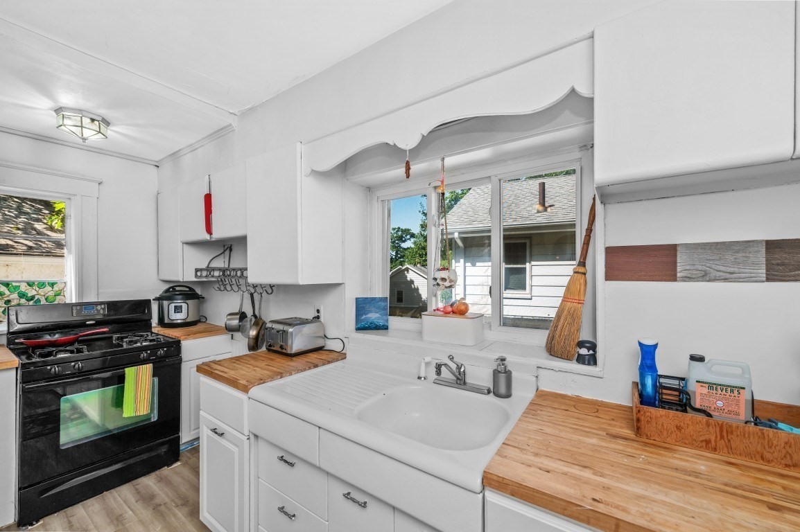 69 Foss St Property Photo 8